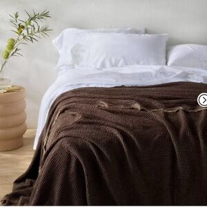 NWT Casaluna Textured Waffle Coverlet in Dark Fig